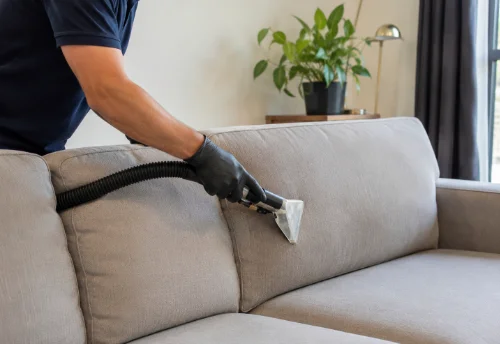 Nettoyage de canapé en profondeur à Falck